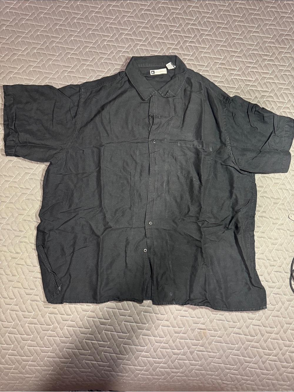 Bachrach Men's Black Short-Sleeve Button-Down Shirt